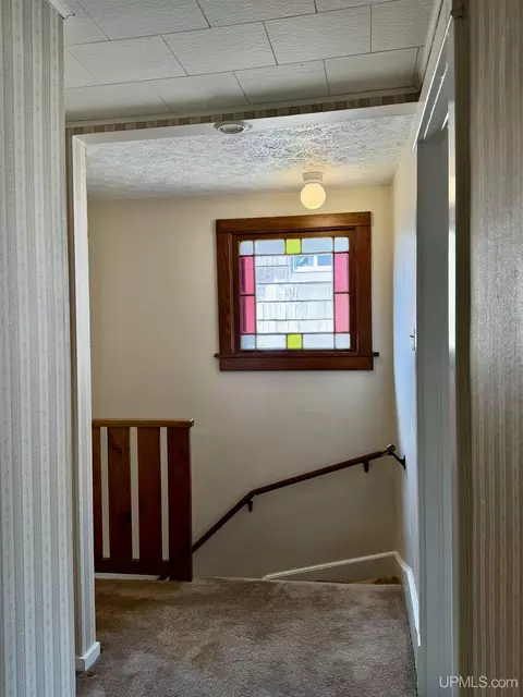 Entry Way - 914 N Elevation, Hancock, MI 49930 photo 3 of 3