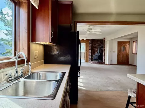 Kitchen - 914 N Elevation, Hancock, MI 49930 photo 5 of 5
