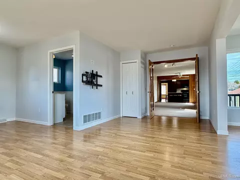 Living - 914 N Elevation, Hancock, MI 49930 photo 10 of 10