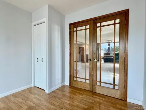 Entry Way - 914 N Elevation, Hancock, MI 49930 photo 1 of 3