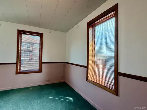 Bedroom - 914 N Elevation, Hancock, MI 49930 photo 6 of 10