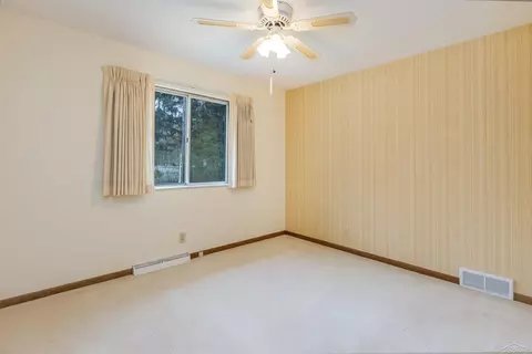 Bedroom - 12691 S Basell, Hemlock, MI 48626 photo 5 of 6