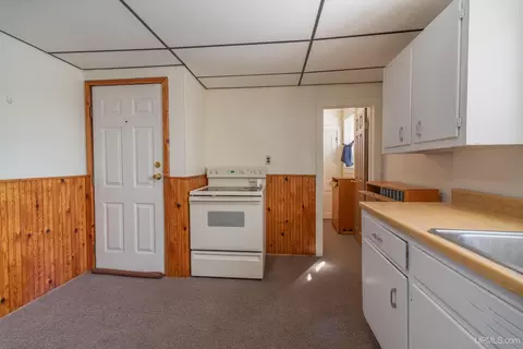 Entry Way - 630 Wabash, Ishpeming, MI 49849 photo 2 of 2