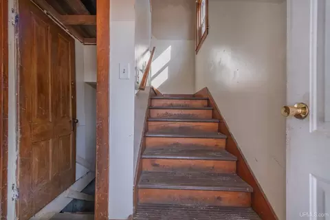 Entry Way - 630 Wabash, Ishpeming, MI 49849 photo 1 of 2