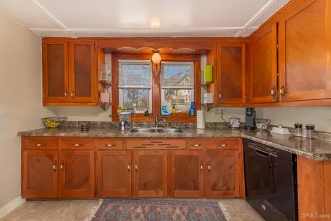 Kitchen - 630 Wabash, Ishpeming, MI 49849 photo 2 of 5
