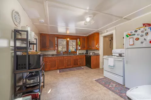 Kitchen - 630 Wabash, Ishpeming, MI 49849 photo 3 of 5