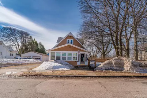 Exterior - 630 Wabash, Ishpeming, MI 49849 photo 7 of 9