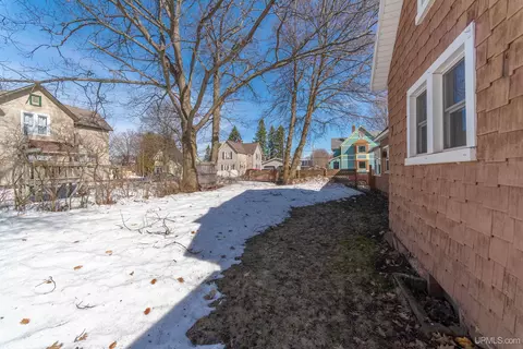 Exterior - 630 Wabash, Ishpeming, MI 49849 photo 8 of 9