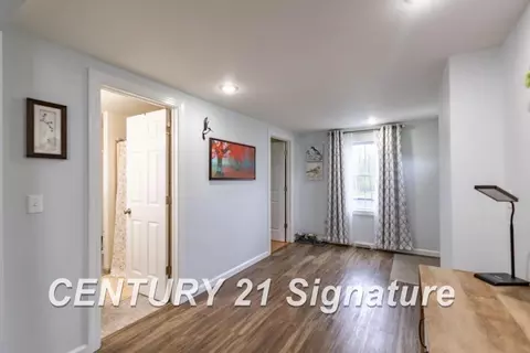 Entry Way - 7151 N Seymour, Flushing, MI 48433 photo 2 of 6