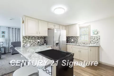 Kitchen - 7151 N Seymour, Flushing, MI 48433 photo 1 of 2