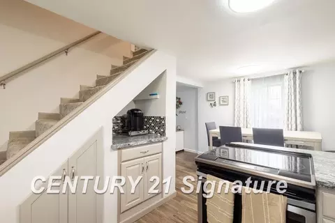 Entry Way - 7151 N Seymour, Flushing, MI 48433 photo 4 of 6