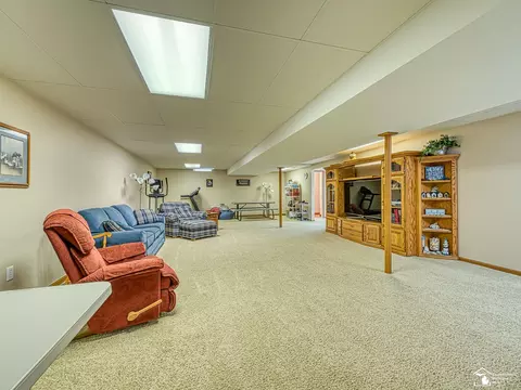 Living - 14353 Canterbury, Monroe, MI 48161 photo 2 of 7