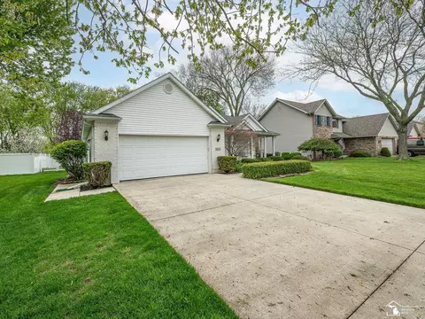 Exterior - 14353 Canterbury, Monroe, MI 48161 photo 8 of 10