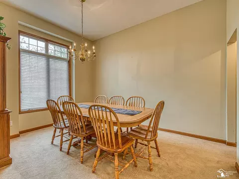 Dining - 14353 Canterbury, Monroe, MI 48161 photo 3 of 6