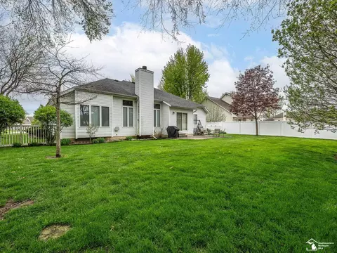 Exterior - 14353 Canterbury, Monroe, MI 48161 photo 4 of 10