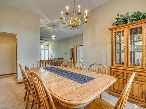 Dining - 14353 Canterbury, Monroe, MI 48161 photo 5 of 6