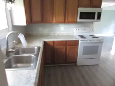 Kitchen - 1973 Bock, Owosso, MI 48867 photo 2 of 5
