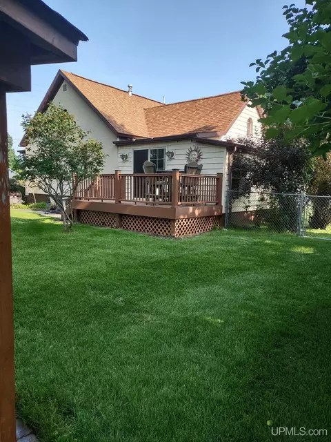 1007 Aragon, Iron Mountain, MI 49801