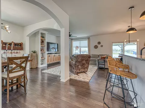 Entry Way - 746 Forest, Dundee, MI 48131 photo 6 of 8