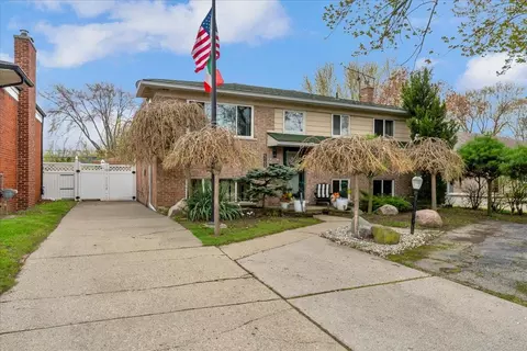 22606 E 12 Mile, Saint Clair Shores, MI 48081