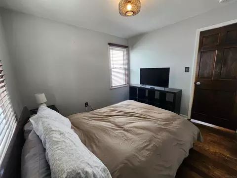 Bedroom - 33988 Currier, Wayne, MI 48184 photo 5 of 9