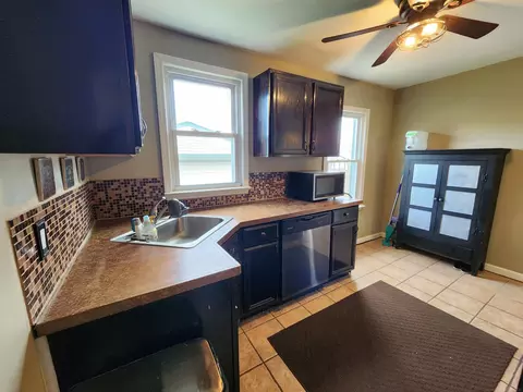 Kitchen - 33988 Currier, Wayne, MI 48184 photo 1 of 3