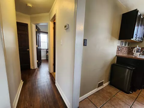 Entry Way - 33988 Currier, Wayne, MI 48184 photo 2 of 14