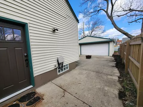 Exterior - 33988 Currier, Wayne, MI 48184 photo 2 of 5