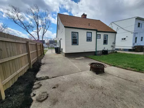 Exterior - 33988 Currier, Wayne, MI 48184 photo 3 of 5