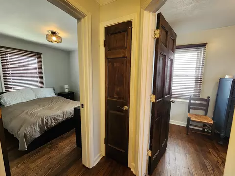 Entry Way - 33988 Currier, Wayne, MI 48184 photo 4 of 14