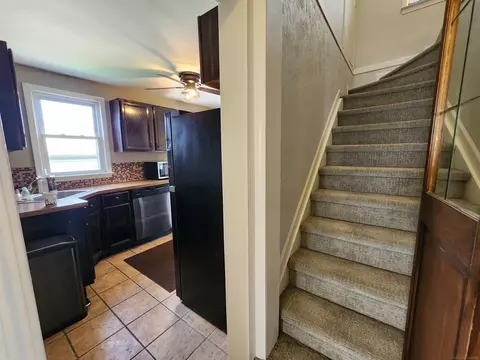 Entry Way - 33988 Currier, Wayne, MI 48184 photo 6 of 14