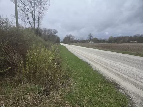 5637 Metcalf Vl, Clyde, MI 48049 photo 11