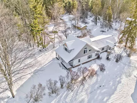 8045 W Co Rd 440, Manistique, MI 49854