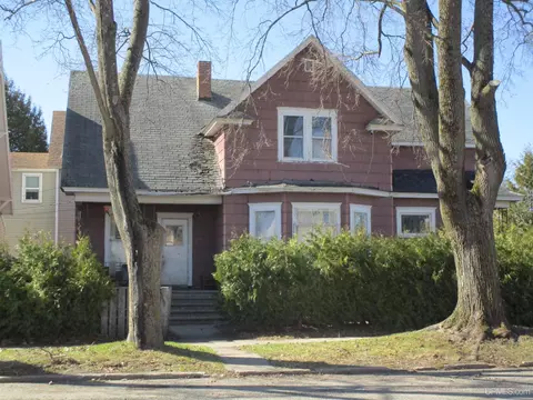 301 S 11th, Escanaba, MI 49829