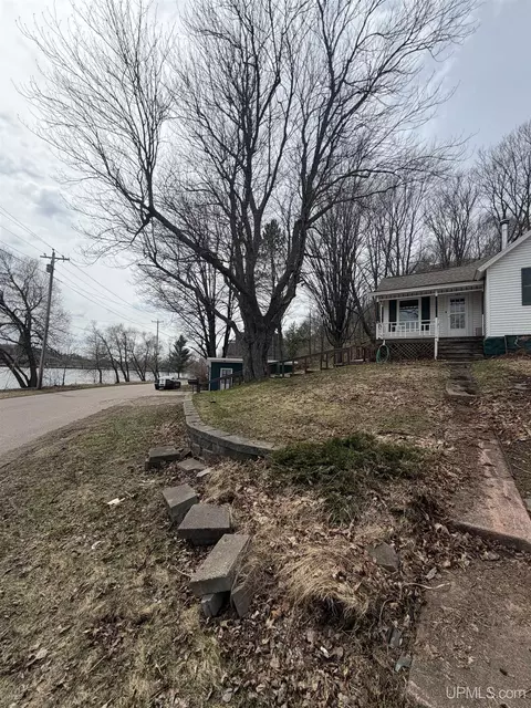 163 Cliff, Ishpeming, MI 49849