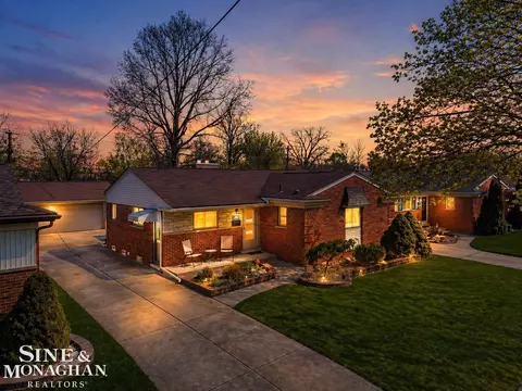 28300 Mackenzie, Westland, MI 48185