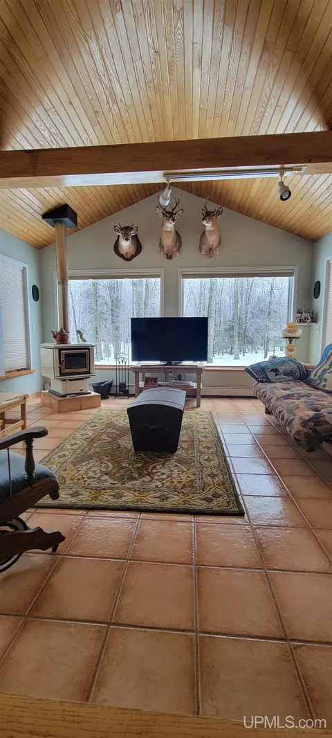 Living - 5784 E Maple Ridge 37th, Rock, MI 49880 photo 3 of 4