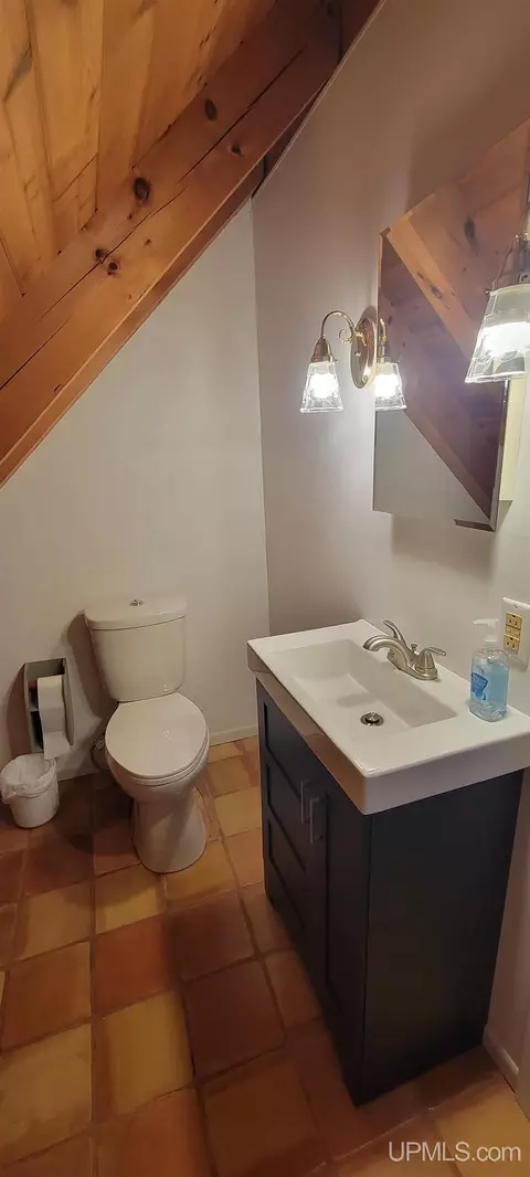 Bath - 5784 E Maple Ridge 37th, Rock, MI 49880 photo 5 of 5