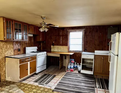 Kitchen - 110 E Al Heiden, Harrison, MI 48625 photo 2 of 4