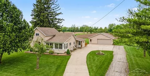 1758 S S Riv, Saginaw, MI 48609