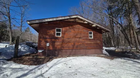 Exterior - 7122 Maple Grv, Munising, MI 49862 photo 3 of 7