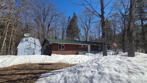 7122 Maple Grv, Munising, MI 49862