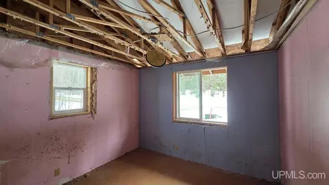 Bedroom - 7122 Maple Grv, Munising, MI 49862 photo 5 of 5