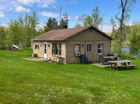 5641 Lakeside, Gladwin, MI 48624