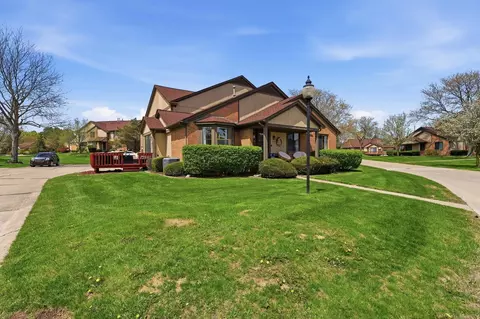 279 Meadow Brg, Rochester Hills, MI 48307