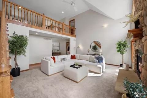 Living - 8911 Schroeder, Riga, MI 49276 photo 3 of 6