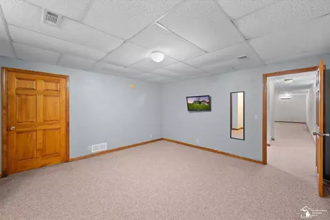 Bedroom - 8911 Schroeder, Riga, MI 49276 photo 6 of 6