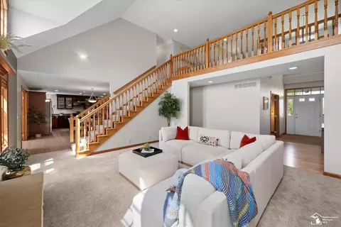 Living - 8911 Schroeder, Riga, MI 49276 photo 4 of 6