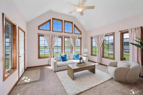 Living - 8911 Schroeder, Riga, MI 49276 photo 5 of 6