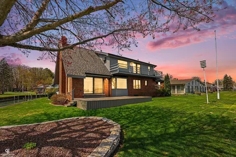 9617 River, Algonac, MI 48001